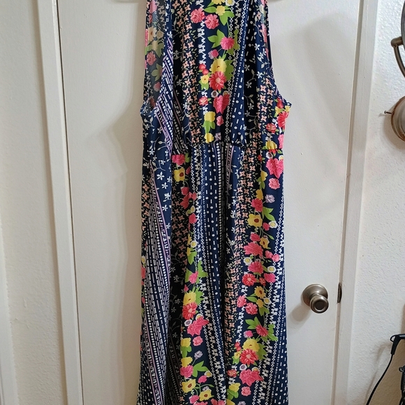 SHEIN Curve 2XL Geometric Print Top - Picture 3 of 5